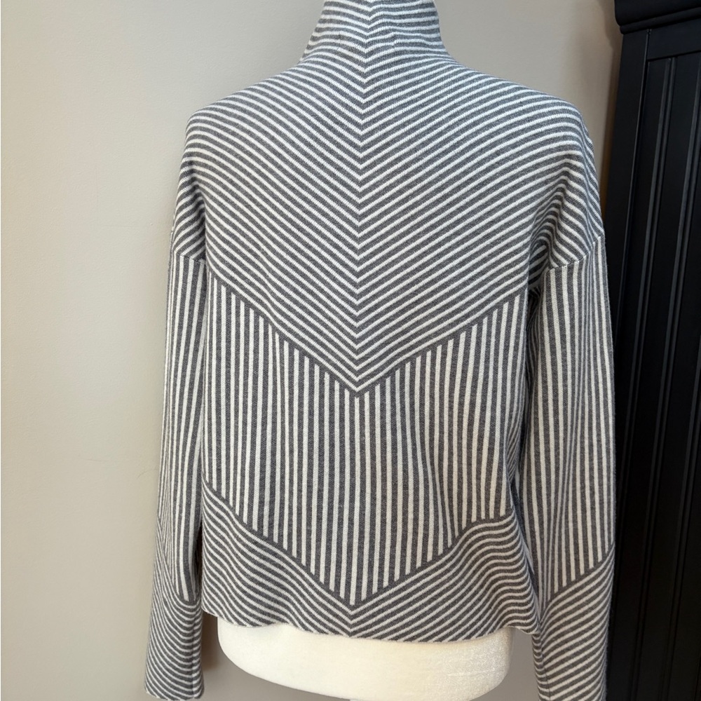 Cynthia Rowley Gray and White Mock Neck Sweater - Picture 3 of 7